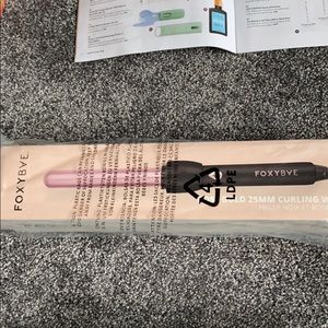Foxy Bae rose gold curling wand
